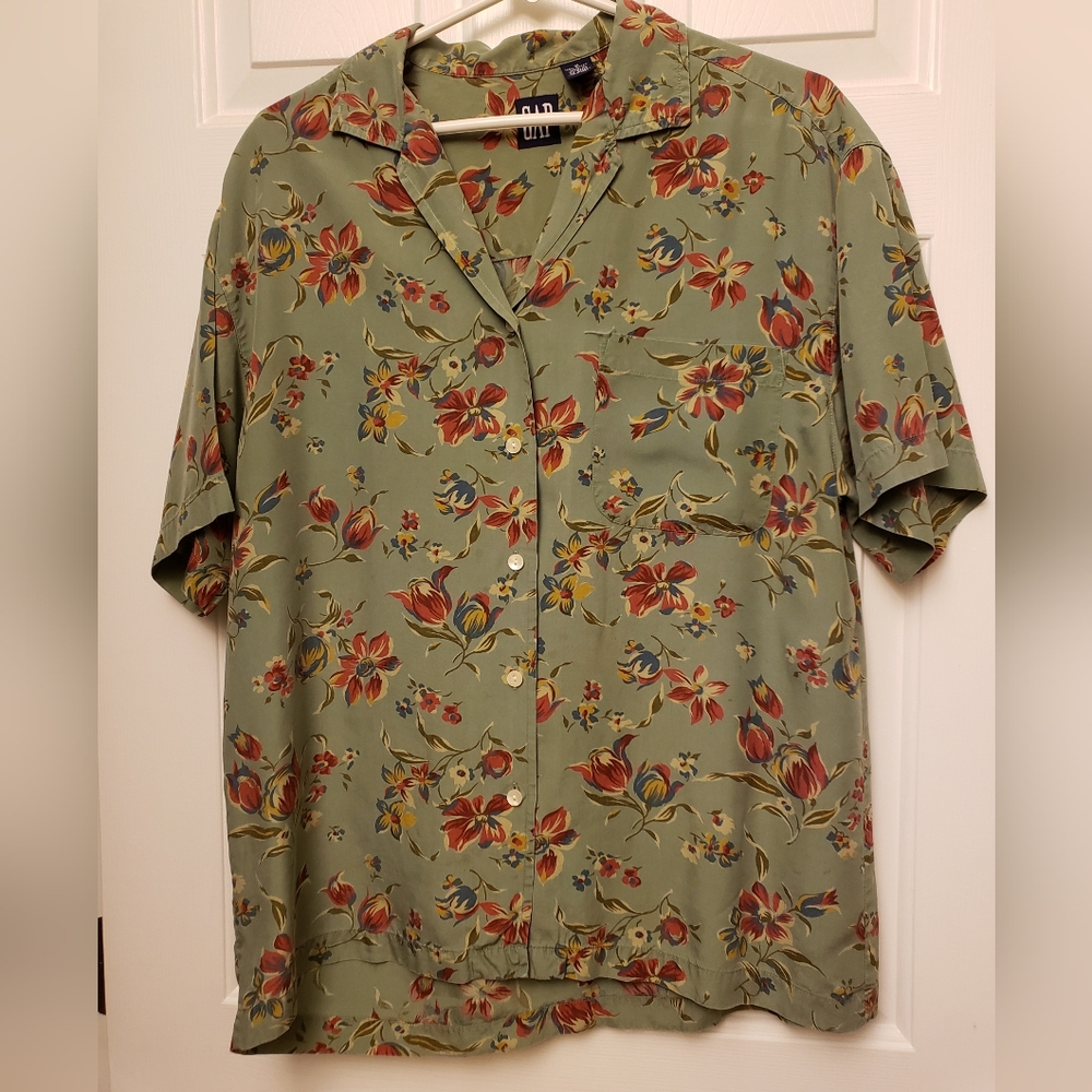 Gap brand medium floral camp style shirt